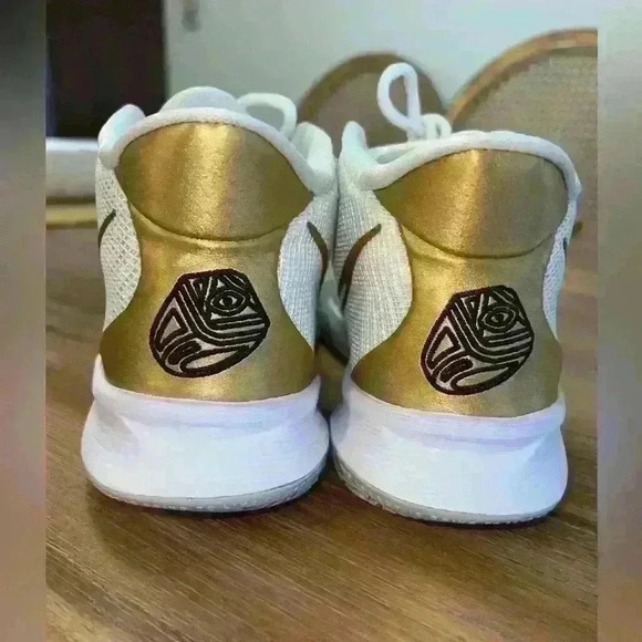 Nike Kyrie 7 GS 'Rings' CT4080-101 Size 5Y - Picture 8 of 9